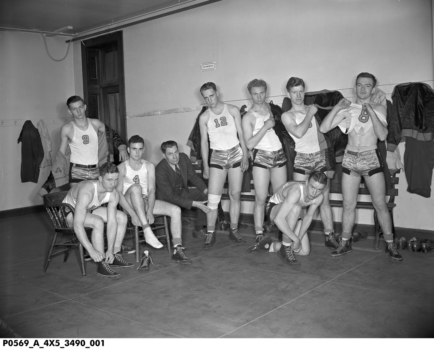 Indiana State School for the Deaf&amp;#039;s Basketball Team and Coach