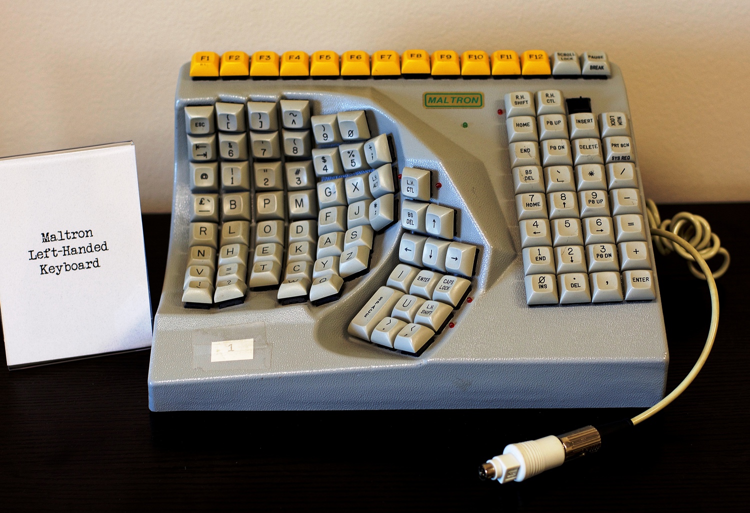 053-si-02_Maltron_Left-Handed_Keyboard.jpg