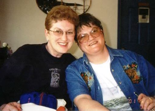 012-si_Dixie_and_Jennifer_Patterson_in_2000.jpg